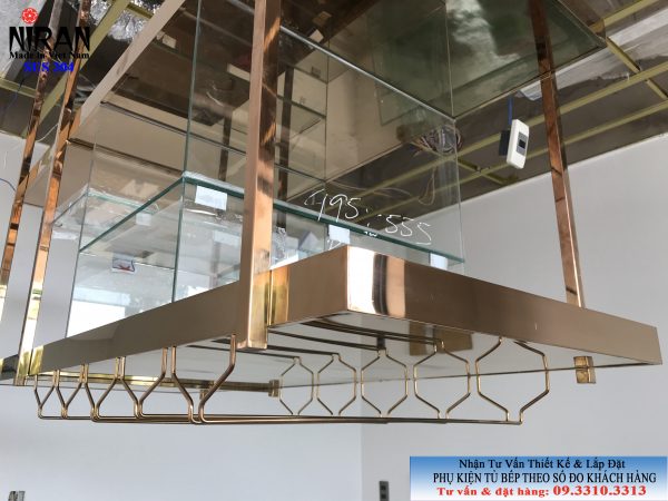 Giá treo ly quầy bar gia đình Niran Giá treo ly quầy bar gia đình Niran