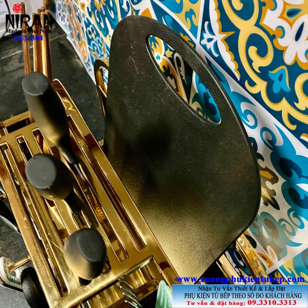 Ngăn đựng thớt